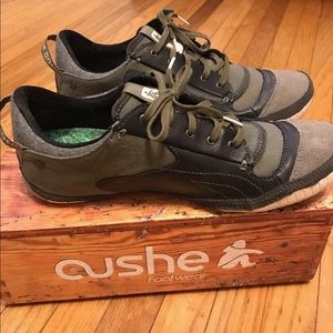 Men’s Cushe Boutique Sneak Charcoal Sz 10